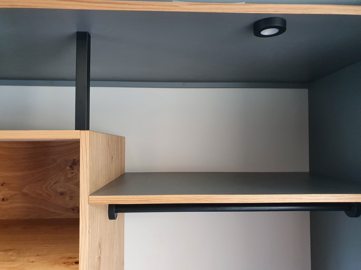 WALK IN WARDROBE / ANGEL NORTH LONDON MW Creative Carpentry