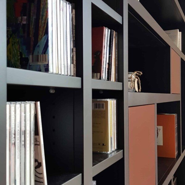 Black Valchromat MDF bookcase mw creative carpentry Oak bookcase view