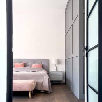 Walk in wardrobe with room divide main thumb 3